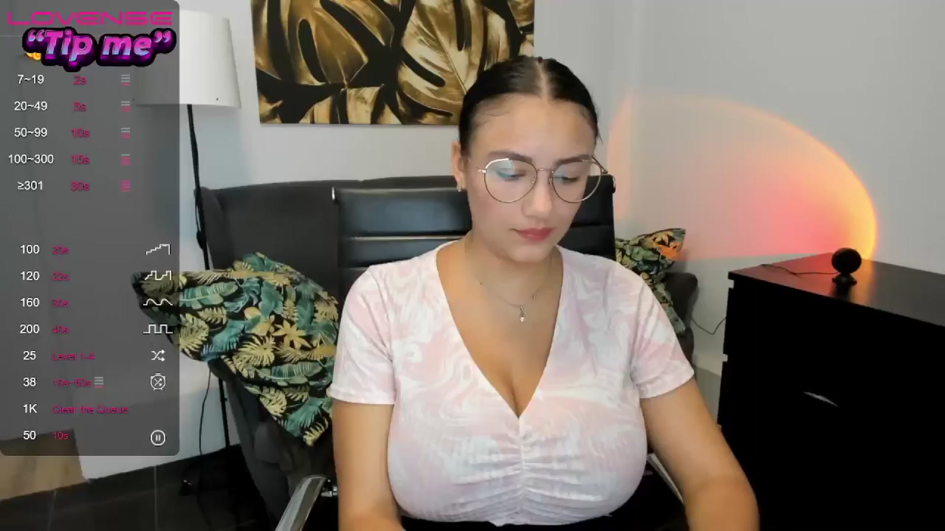 Gallery image thumbnail from SunfLowerr's myfreecams stream on, 08/17/2024, 12:42 image 1 of 20