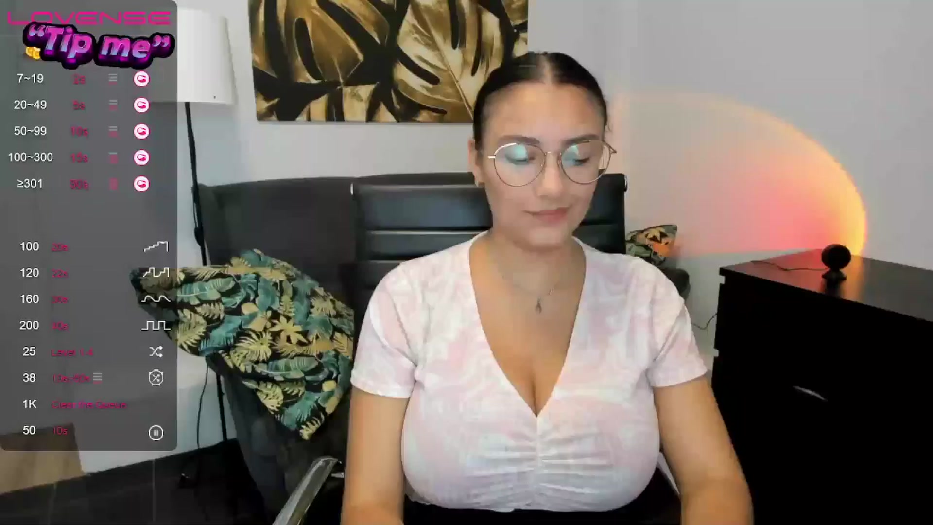 Gallery image thumbnail from SunfLowerr's myfreecams stream on, 08/17/2024, 13:27 image 9 of 20