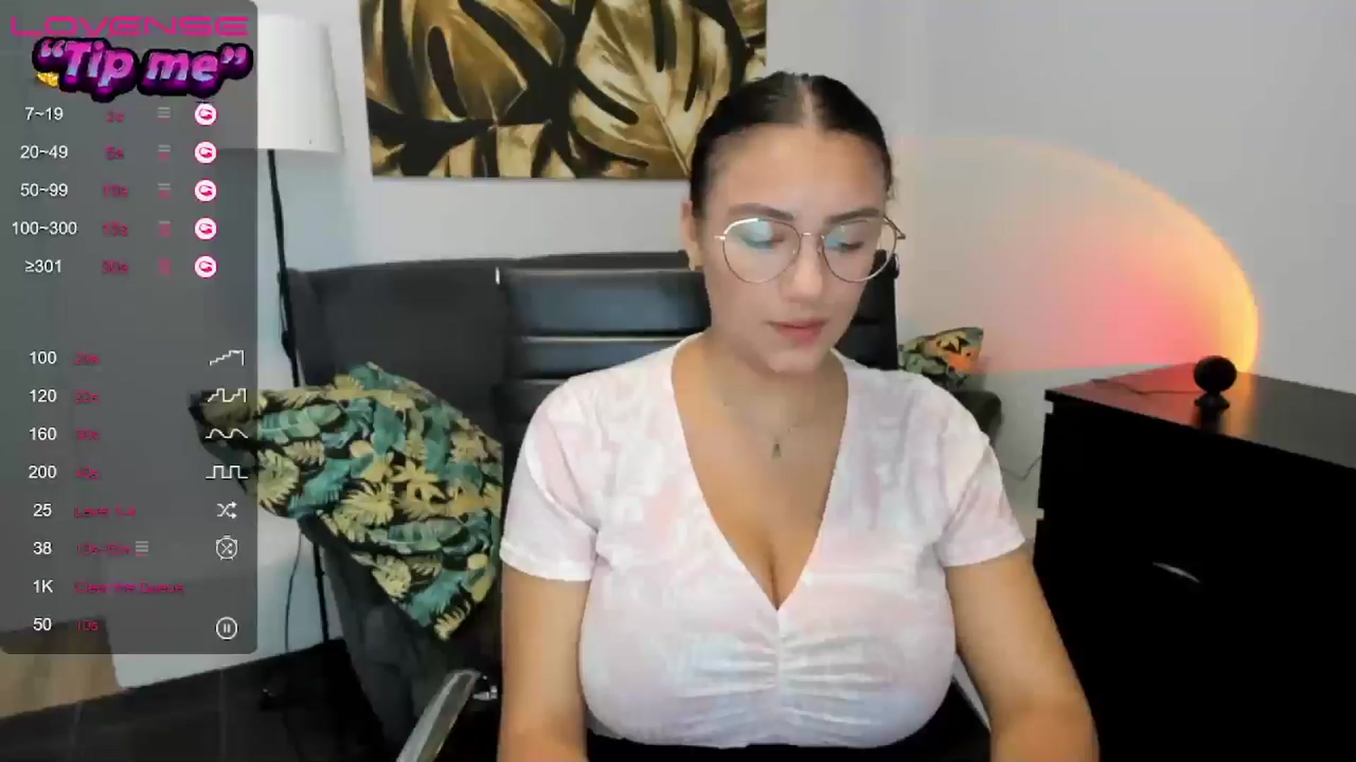 Gallery image thumbnail from SunfLowerr's myfreecams stream on, 08/17/2024, 13:27 image 7 of 20