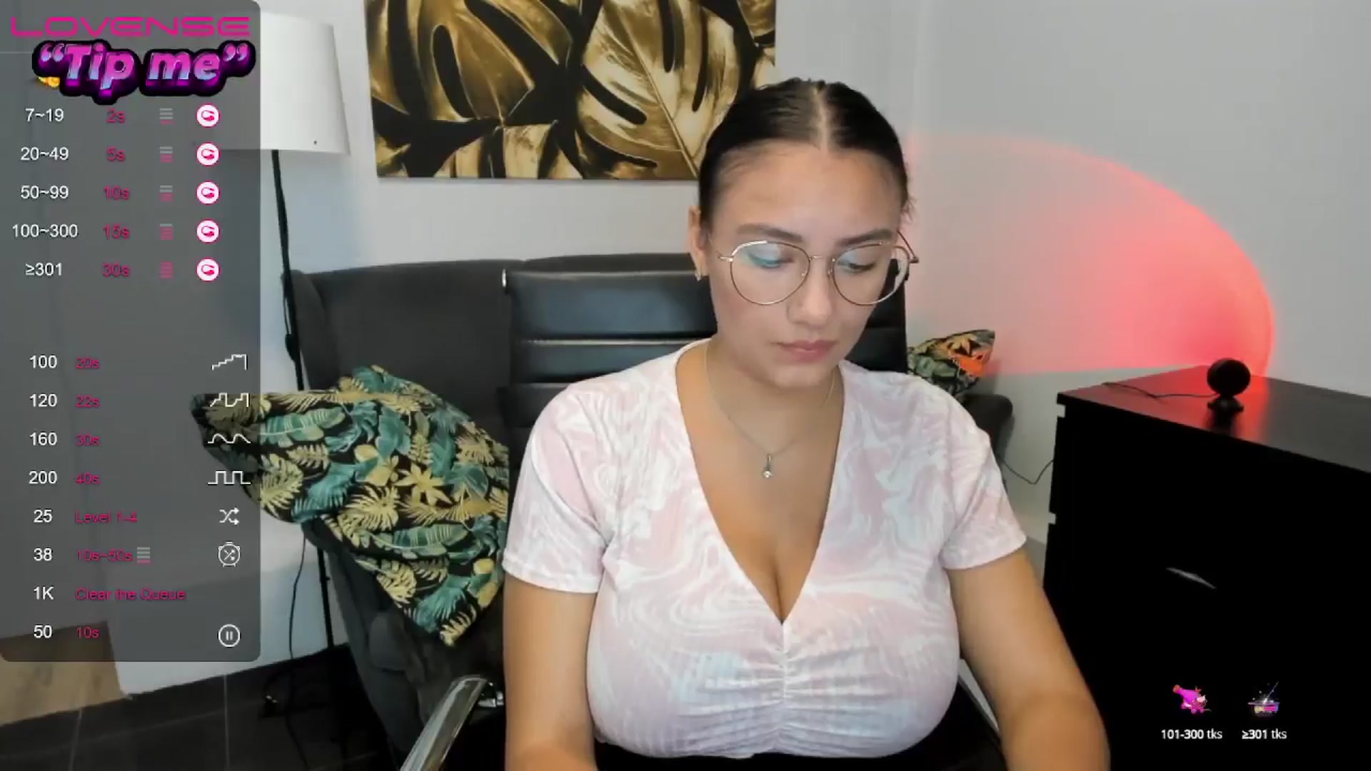 Gallery image thumbnail from SunfLowerr's myfreecams stream on, 08/17/2024, 13:27 image 18 of 20