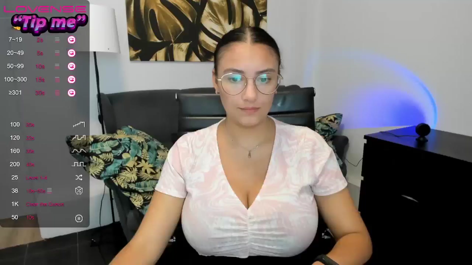 Gallery image thumbnail from SunfLowerr's myfreecams stream on, 08/17/2024, 13:27 image 10 of 20