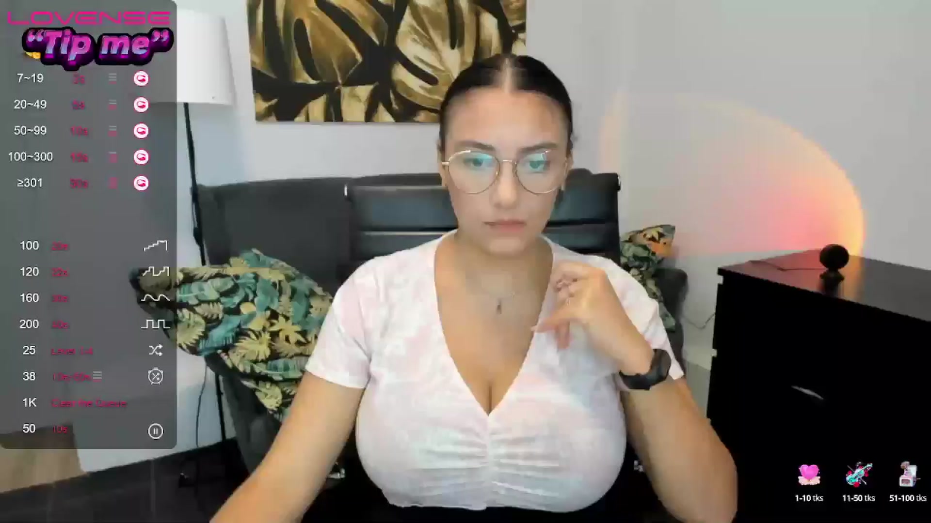 Gallery image thumbnail from SunfLowerr's myfreecams stream on, 08/17/2024, 13:27 image 11 of 20