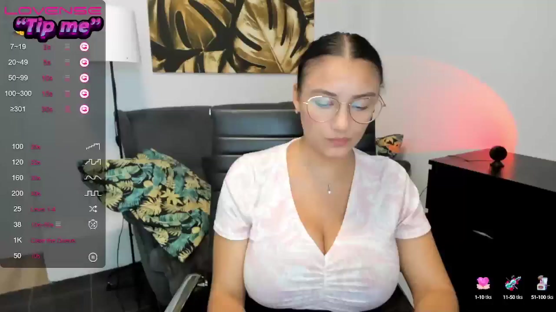 Gallery image thumbnail from SunfLowerr's myfreecams stream on, 08/17/2024, 13:47 image 11 of 20