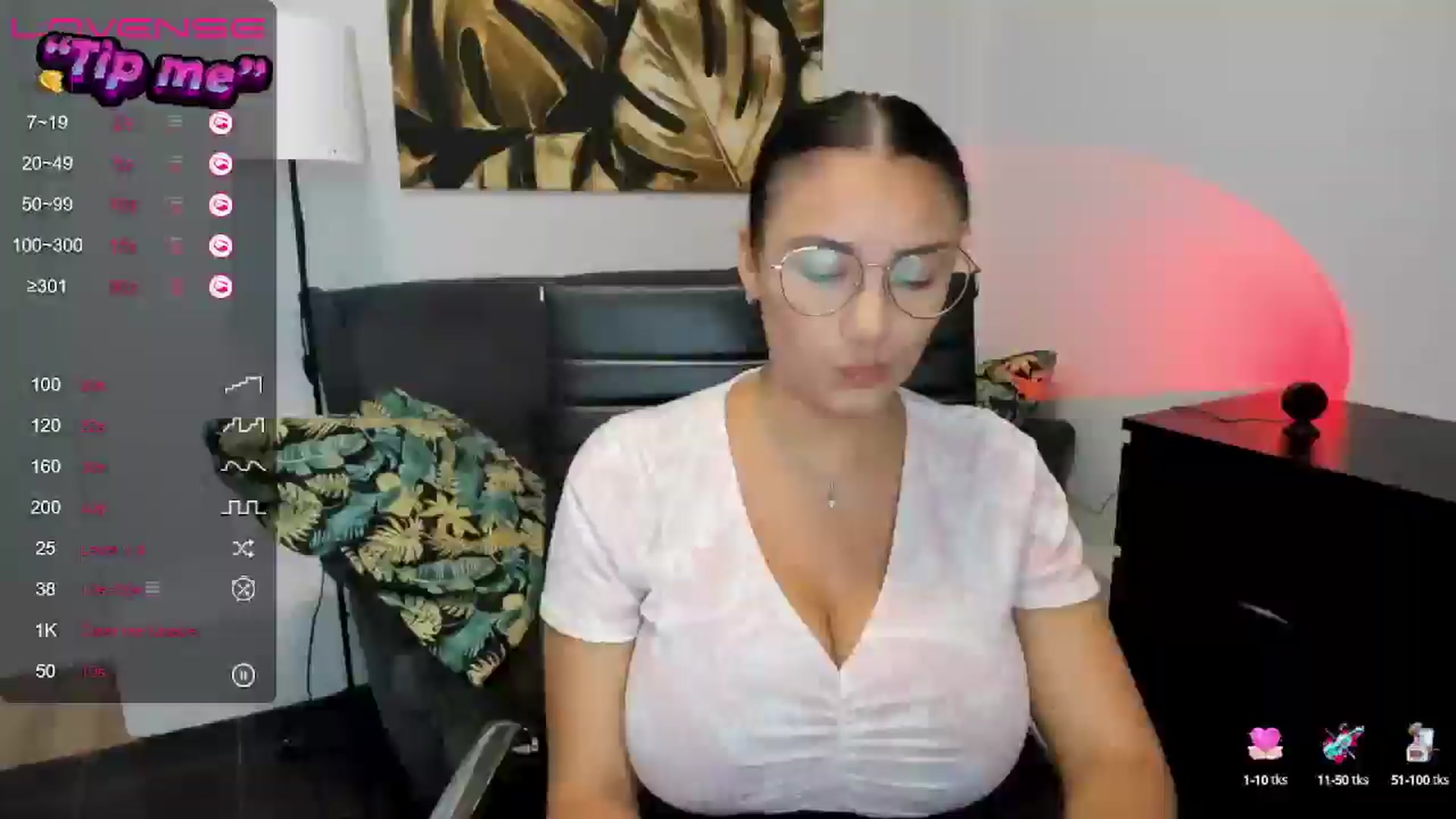 Gallery image thumbnail from SunfLowerr's myfreecams stream on, 08/17/2024, 13:47 image 18 of 20