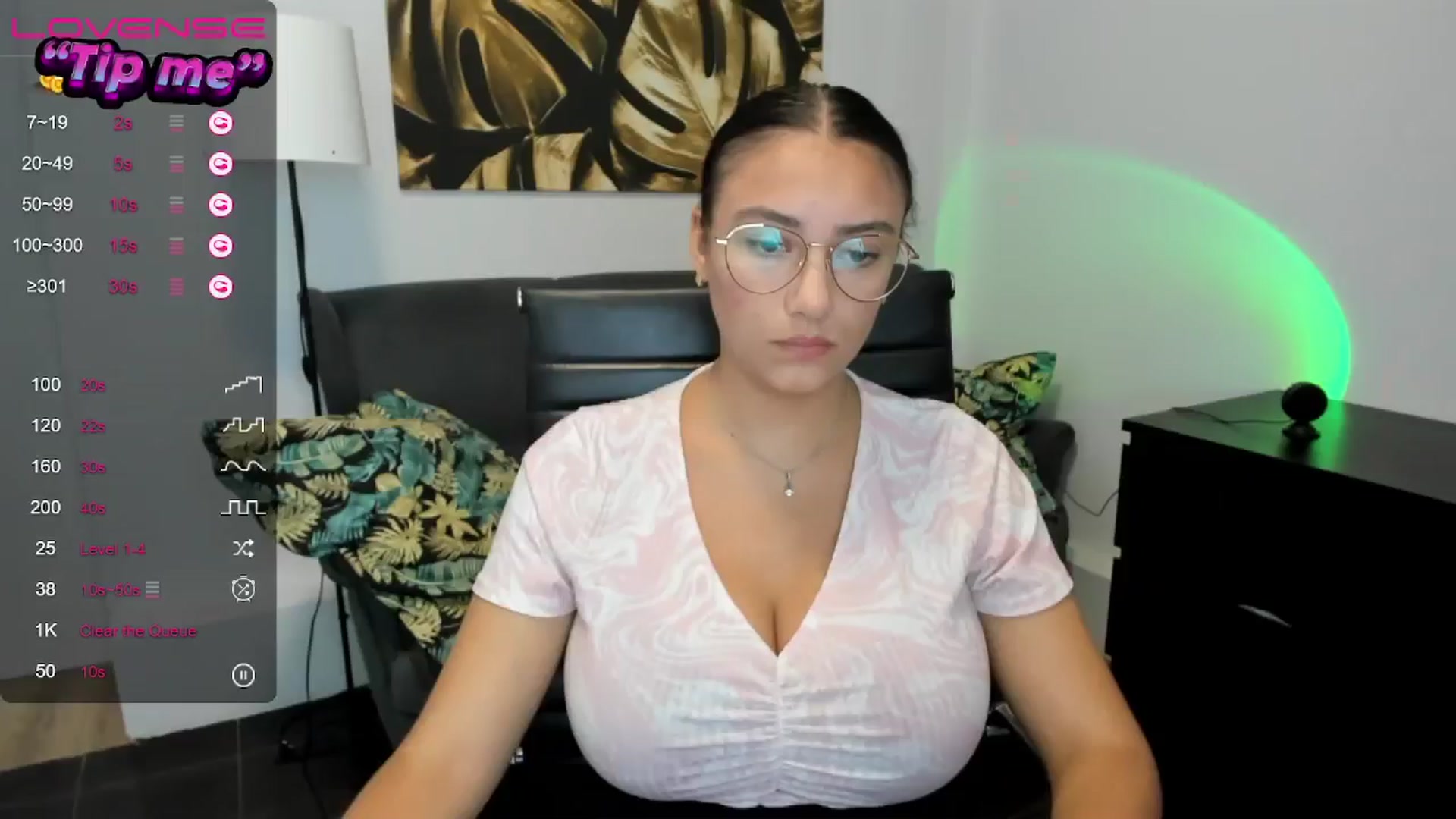 Gallery image thumbnail from SunfLowerr's myfreecams stream on, 08/17/2024, 13:47 image 13 of 20