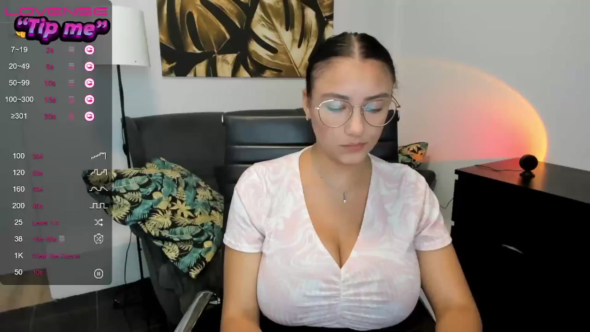 Gallery image thumbnail from SunfLowerr's myfreecams stream on, 08/17/2024, 13:47 image 10 of 20