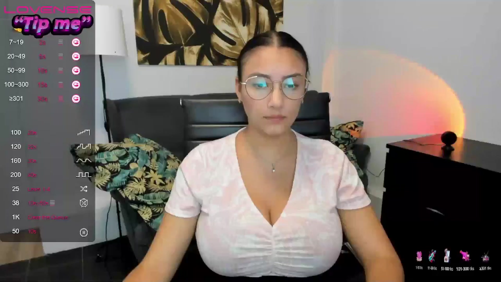 Gallery image thumbnail from SunfLowerr's myfreecams stream on, 08/17/2024, 13:47 image 17 of 20