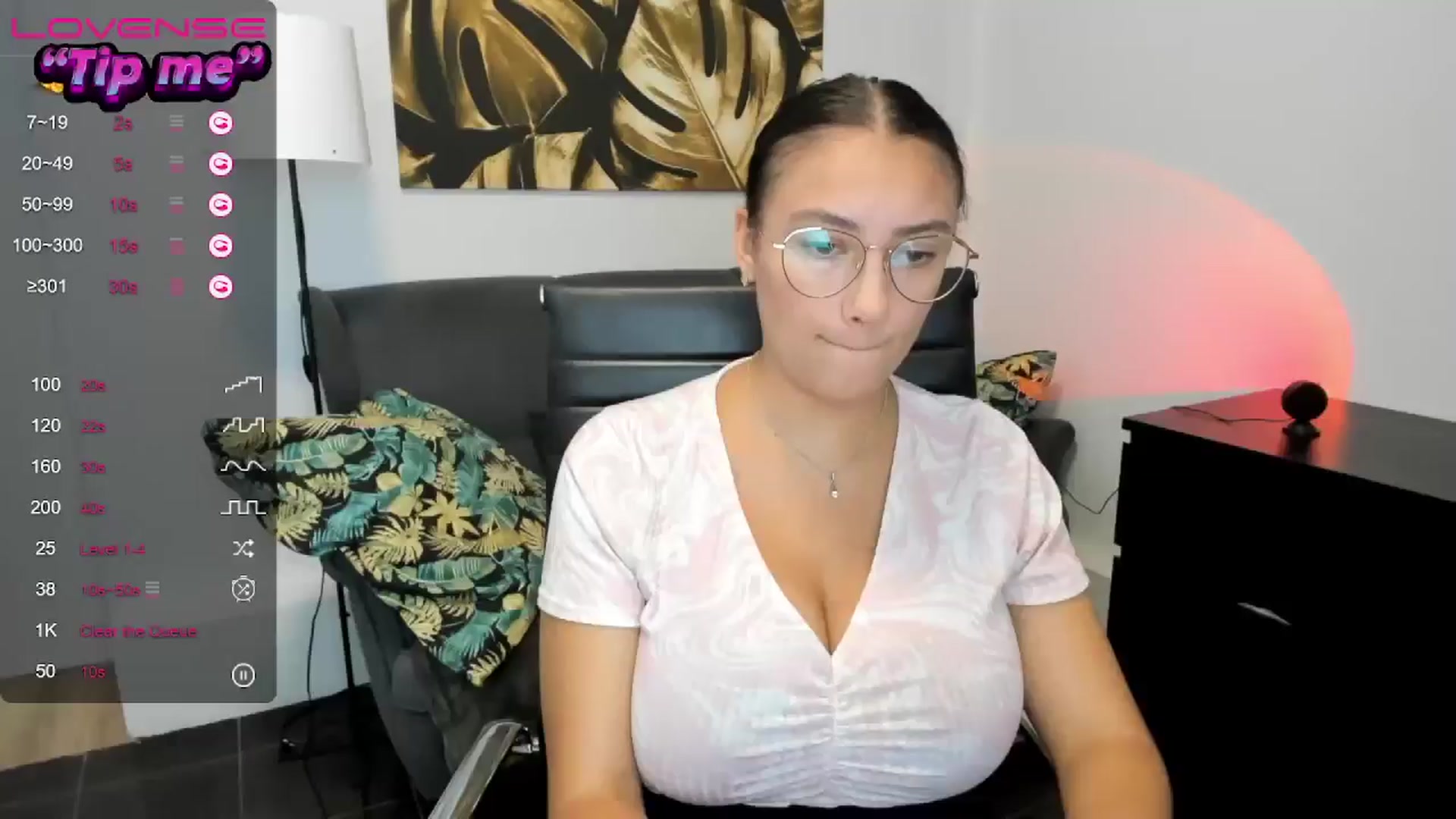 Gallery image thumbnail from SunfLowerr's myfreecams stream on, 08/17/2024, 13:47 image 6 of 20