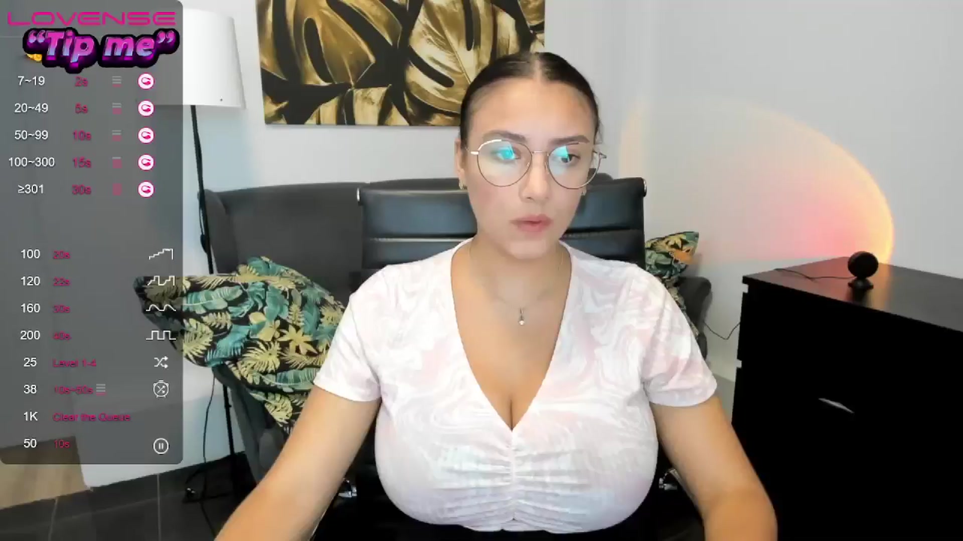 Gallery image thumbnail from SunfLowerr's myfreecams stream on, 08/17/2024, 13:47 image 8 of 20