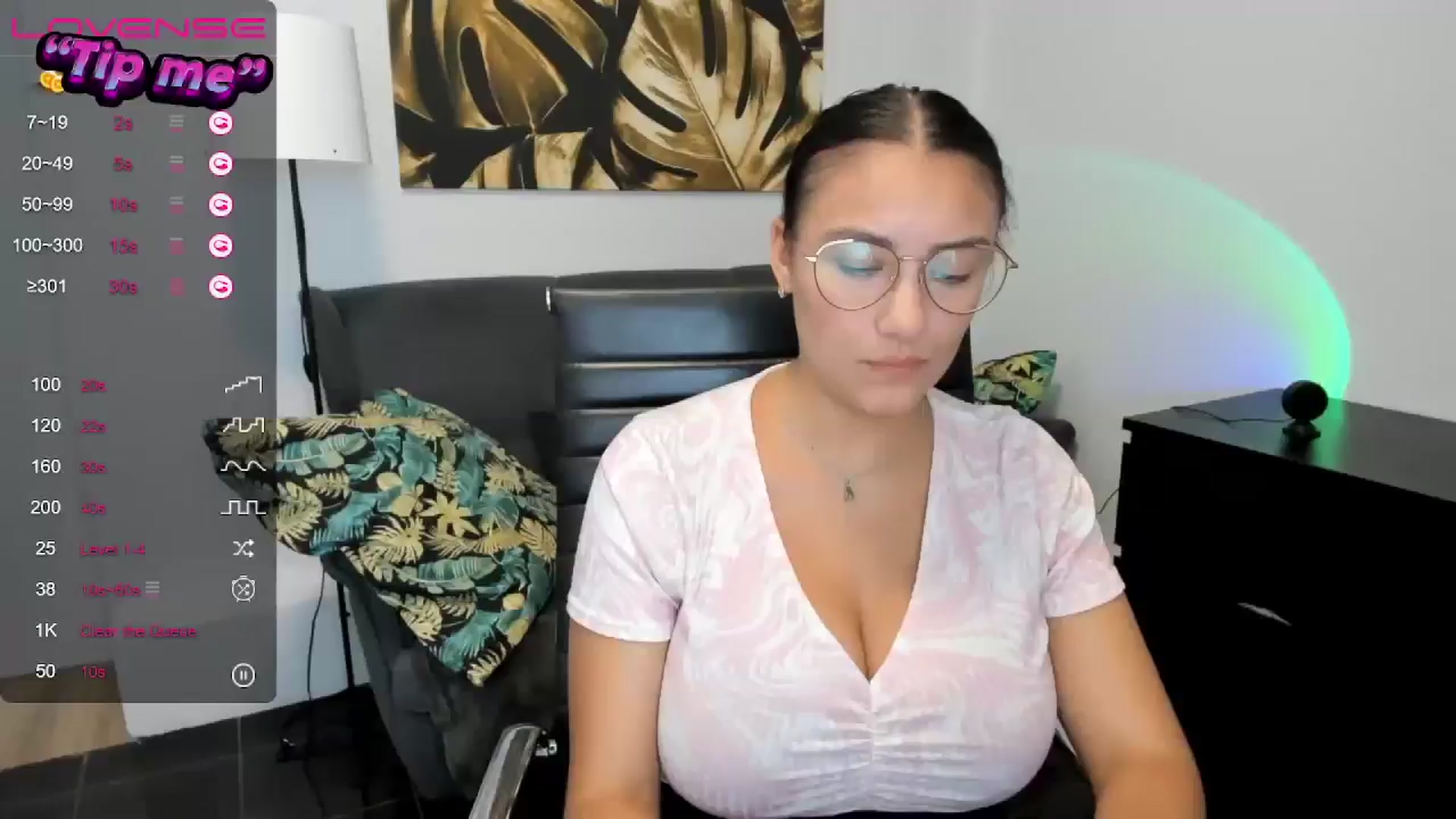 Gallery image thumbnail from SunfLowerr's myfreecams stream on, 08/17/2024, 14:31 image 20 of 20