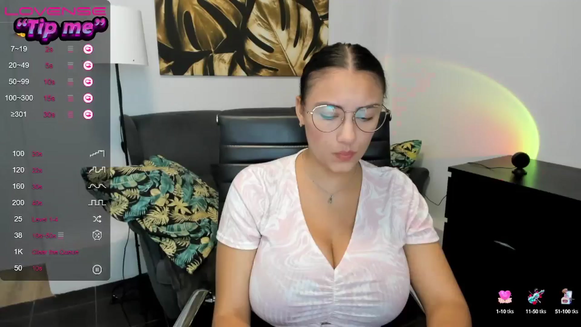 Gallery image thumbnail from SunfLowerr's myfreecams stream on, 08/17/2024, 14:31 image 1 of 20