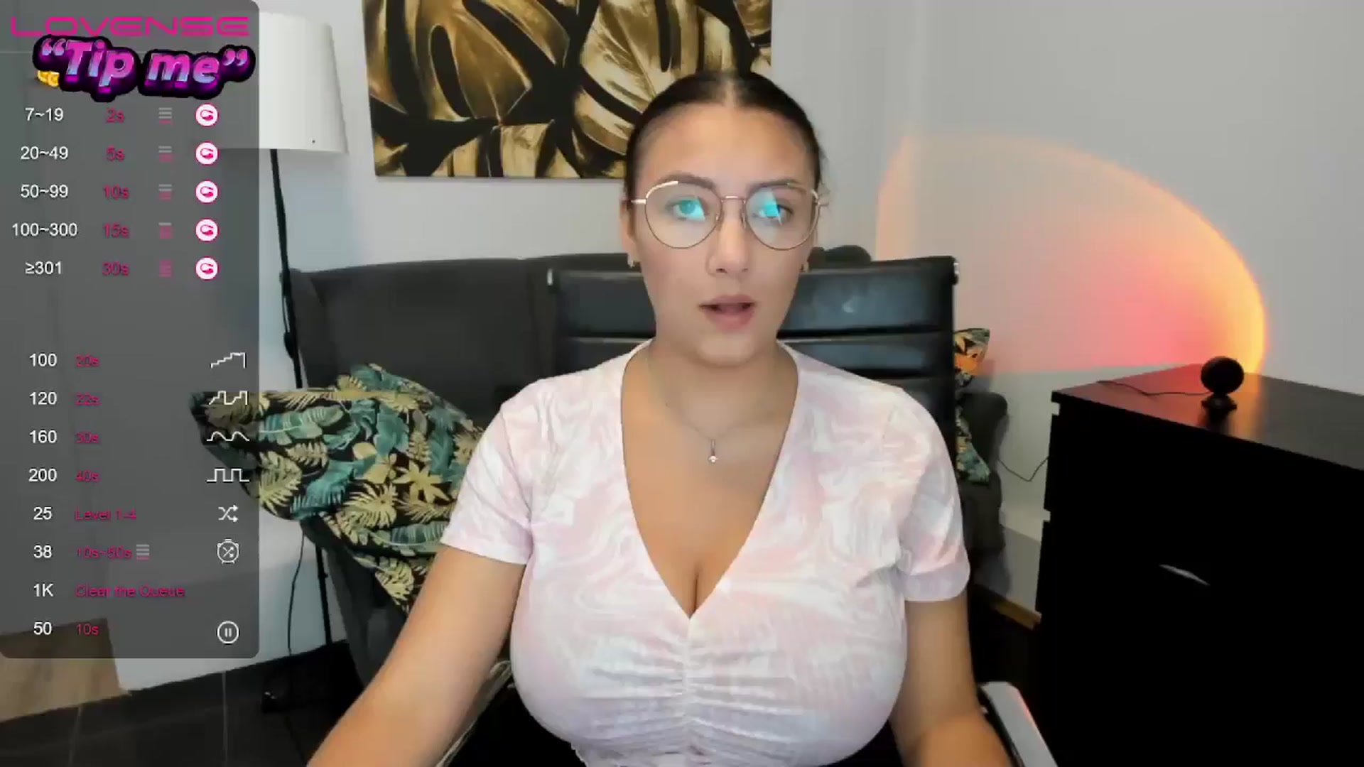 Gallery image thumbnail from SunfLowerr's myfreecams stream on, 08/17/2024, 14:31 image 10 of 20