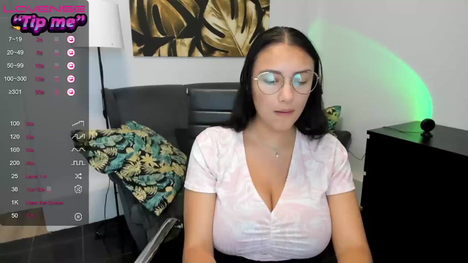 Gallery image thumbnail from SunfLowerr's myfreecams stream on, 08/17/2024, 17:36 image 20 of 20