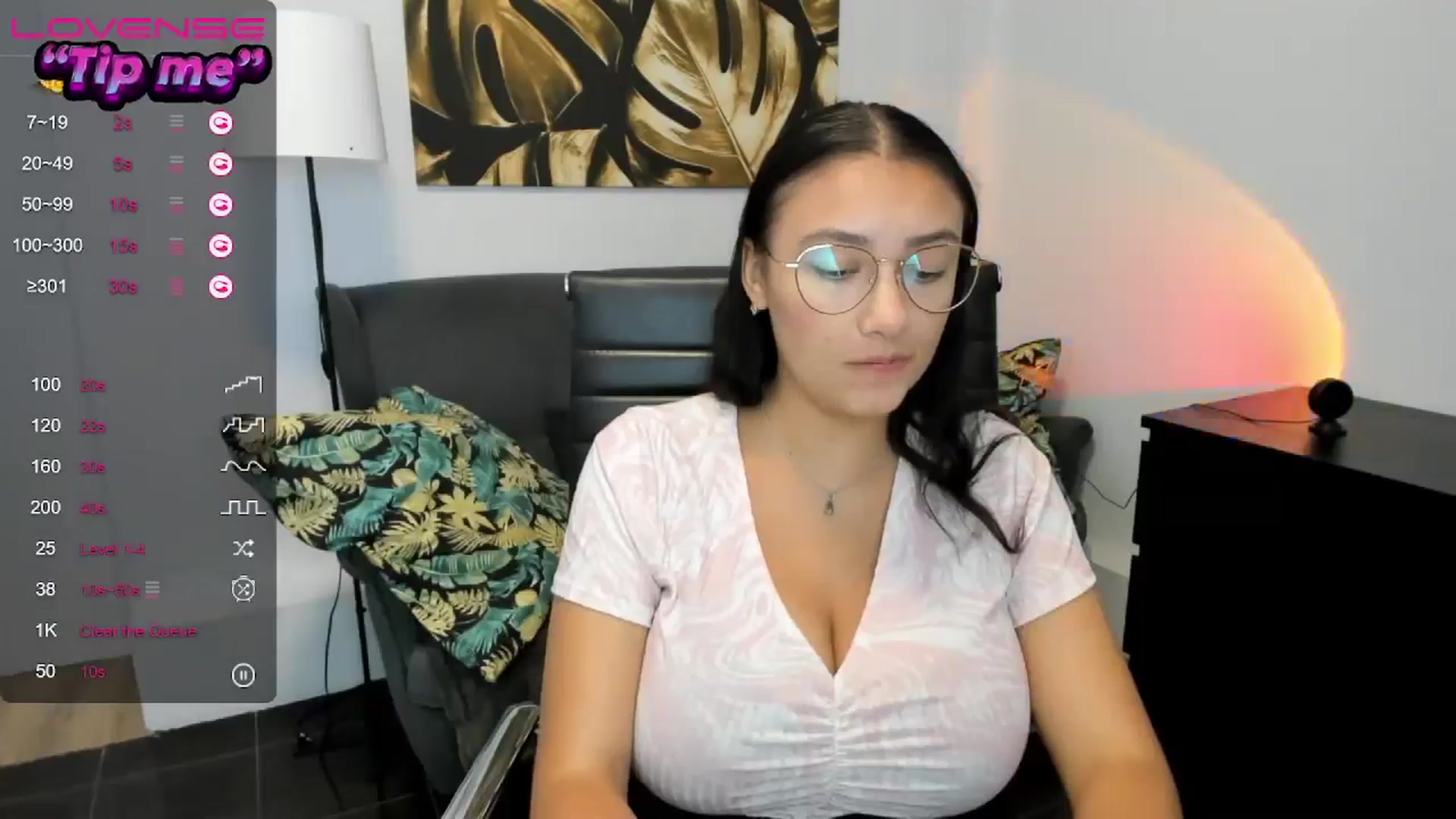 Gallery image thumbnail from SunfLowerr's myfreecams stream on, 08/17/2024, 17:36 image 14 of 20