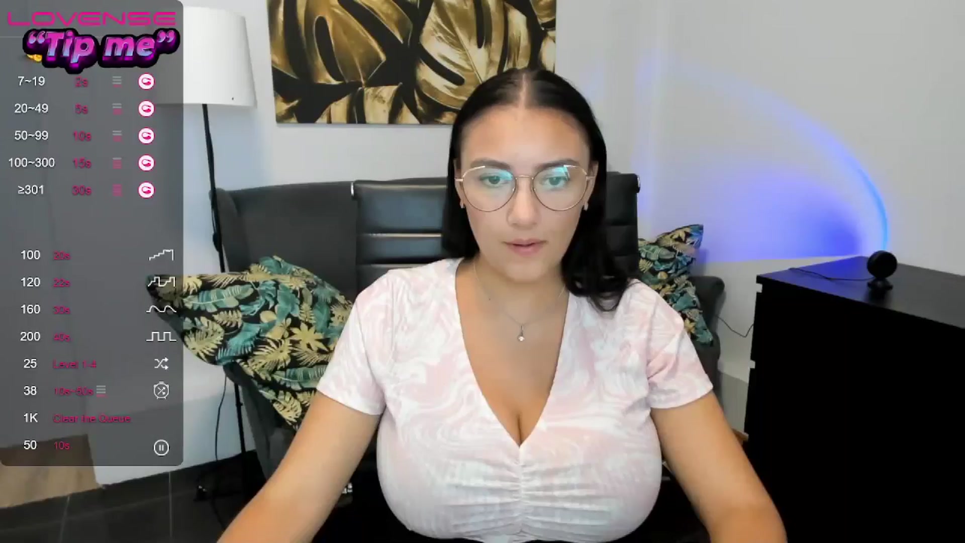 Gallery image thumbnail from SunfLowerr's myfreecams stream on, 08/17/2024, 17:36 image 11 of 20