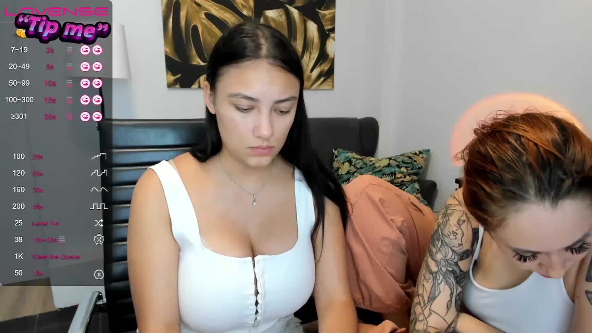 Gallery image thumbnail from SunfLowerr's myfreecams stream on, 08/18/2024, 19:54 image 3 of 20