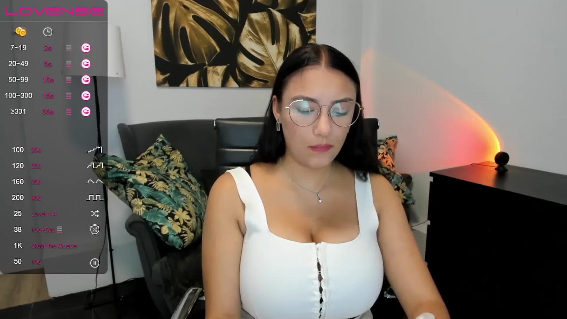 Gallery image thumbnail from SunfLowerr's myfreecams stream on, 08/21/2024, 13:28 image 6 of 20