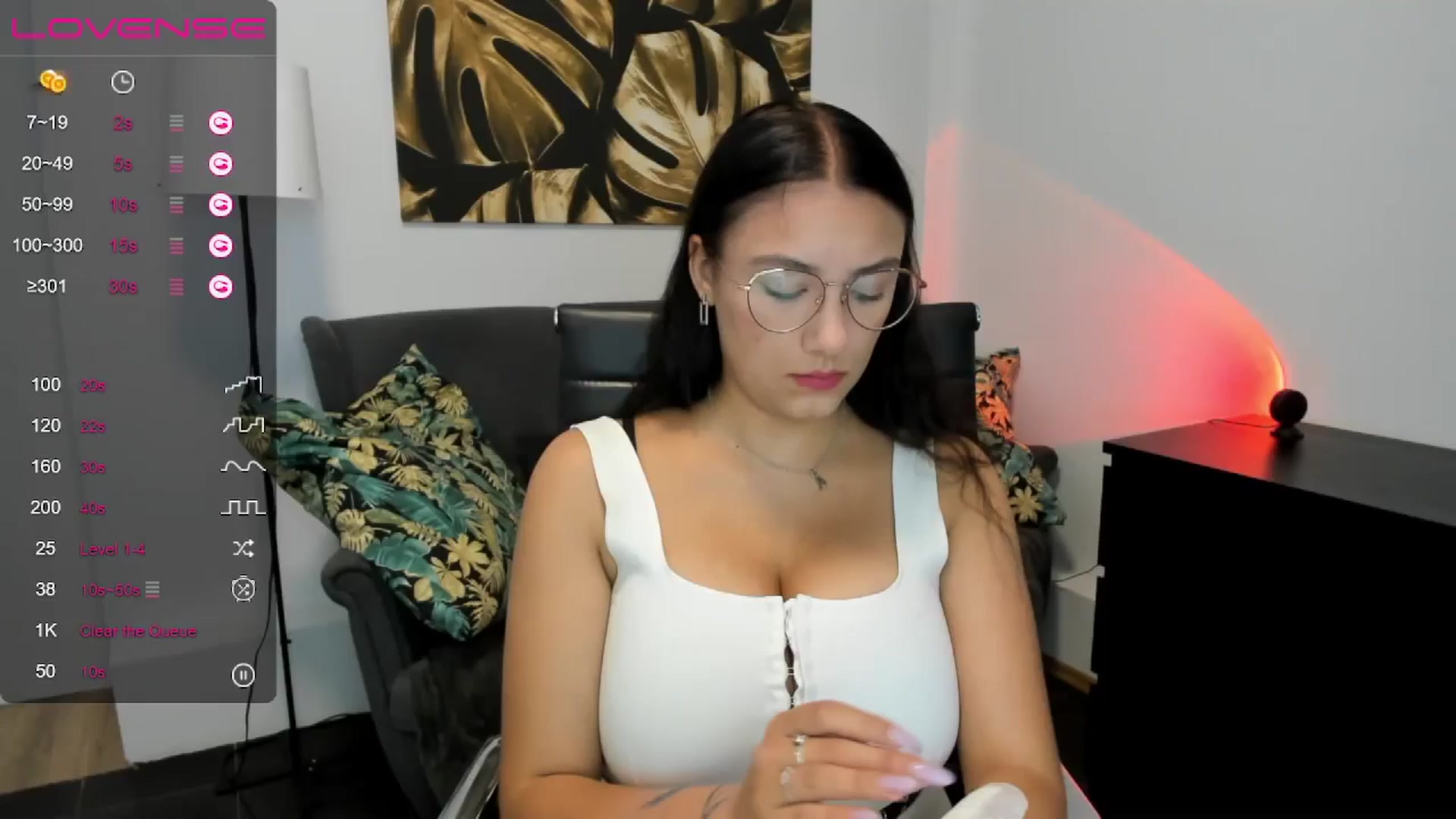 Gallery image thumbnail from SunfLowerr's myfreecams stream on, 08/21/2024, 13:28 image 1 of 20