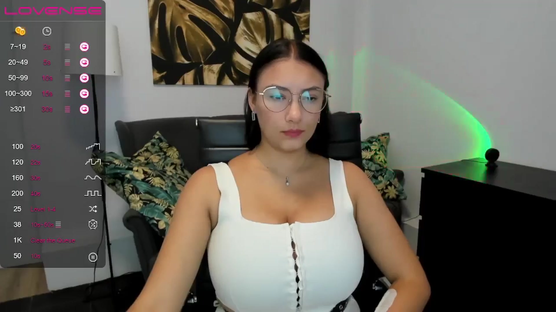 Gallery image thumbnail from SunfLowerr's myfreecams stream on, 08/21/2024, 13:28 image 12 of 20