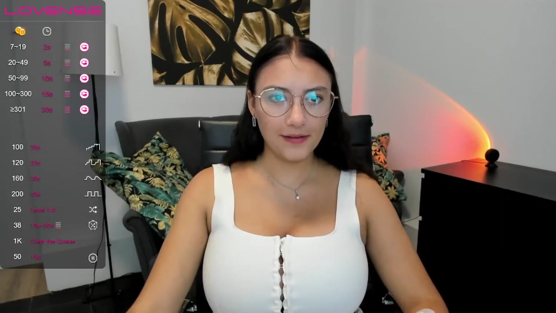 Gallery image thumbnail from SunfLowerr's myfreecams stream on, 08/21/2024, 13:28 image 19 of 20