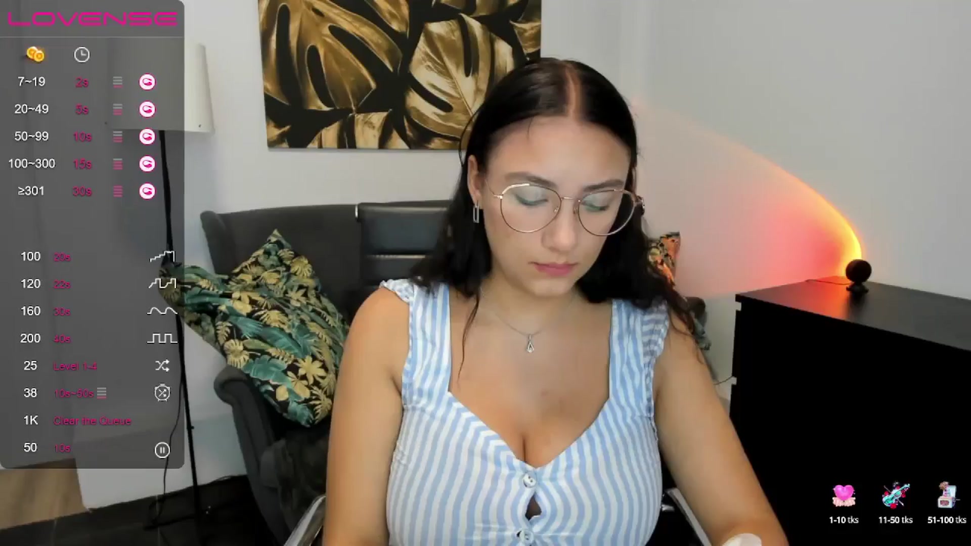 Gallery image thumbnail from SunfLowerr's myfreecams stream on, 08/21/2024, 13:57 image 1 of 20
