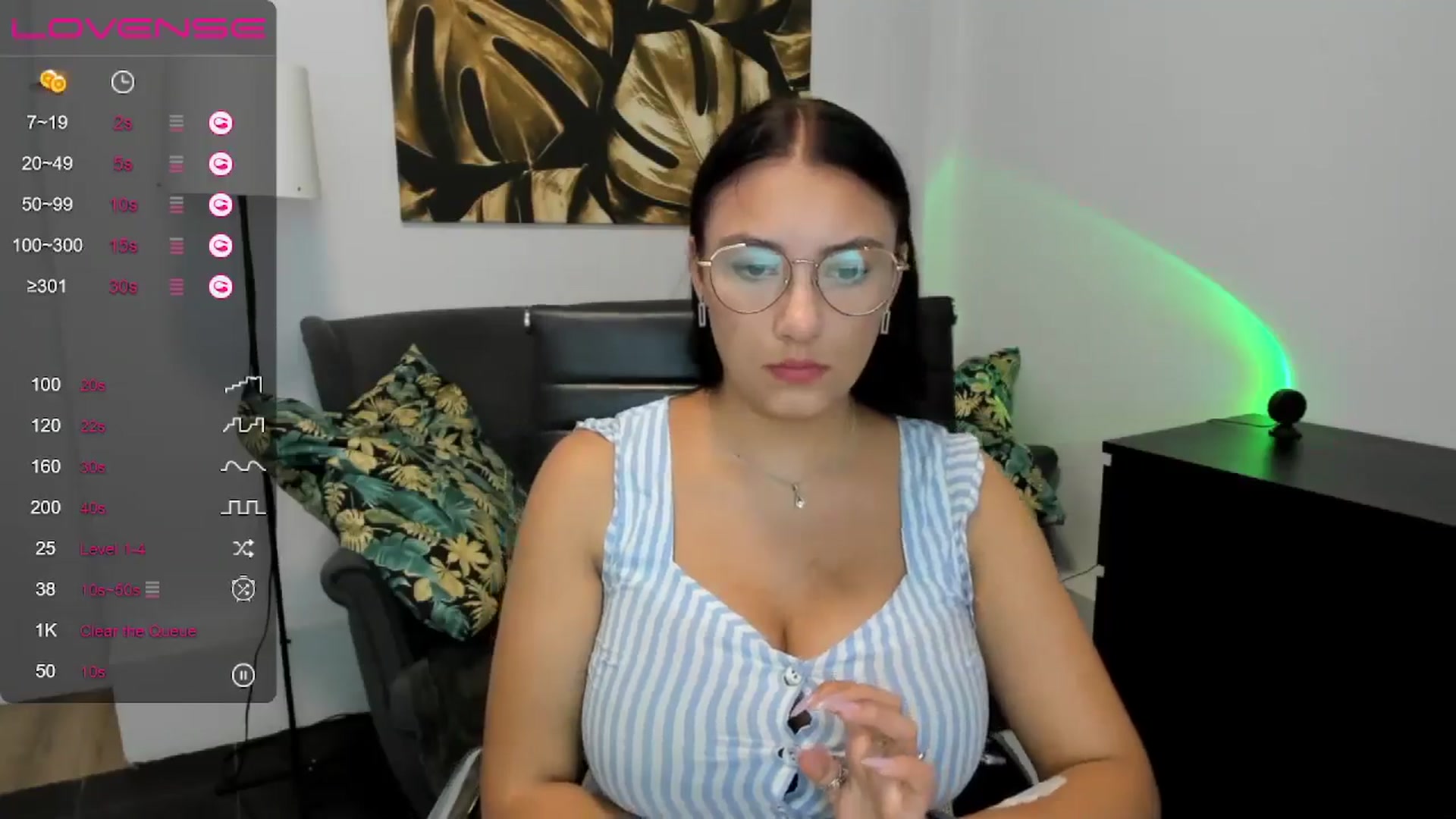 Gallery image thumbnail from SunfLowerr's myfreecams stream on, 08/21/2024, 13:57 image 17 of 20