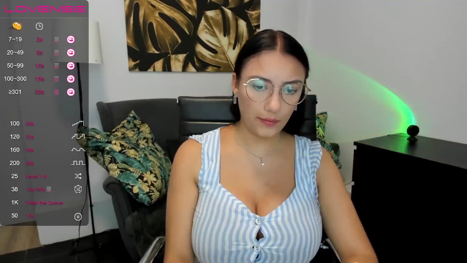 Gallery image thumbnail from SunfLowerr's myfreecams stream on, 08/21/2024, 13:57 image 16 of 20