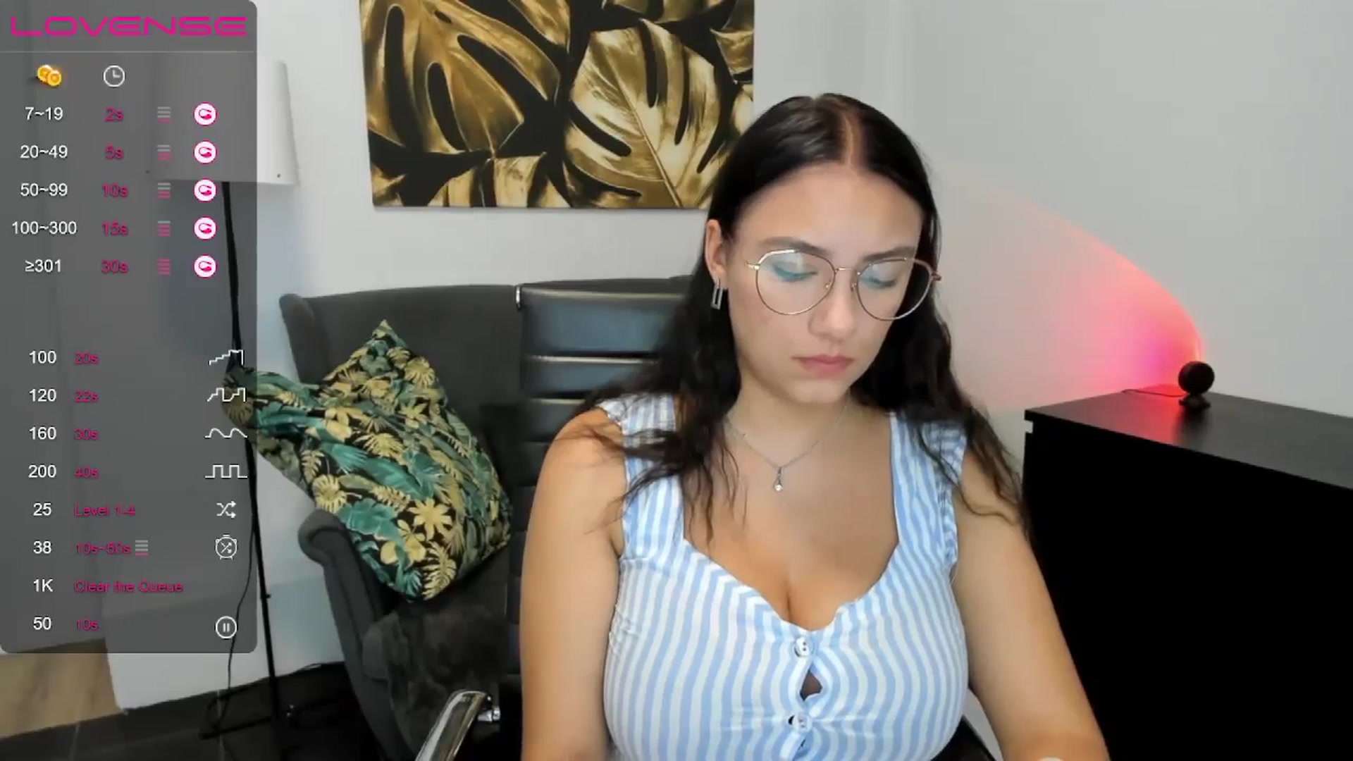 Gallery image thumbnail from SunfLowerr's myfreecams stream on, 08/21/2024, 15:23 image 9 of 20