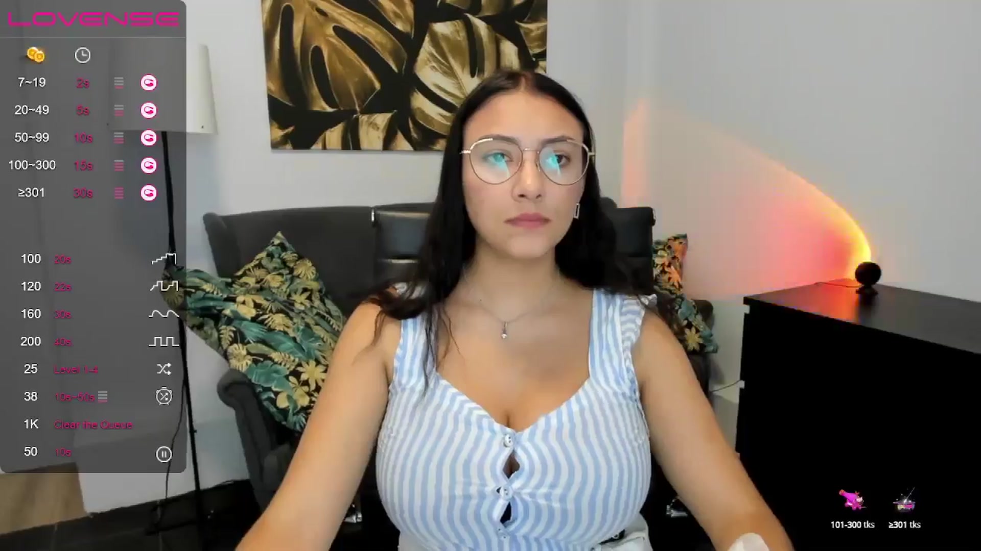 Gallery image thumbnail from SunfLowerr's myfreecams stream on, 08/21/2024, 15:23 image 6 of 20