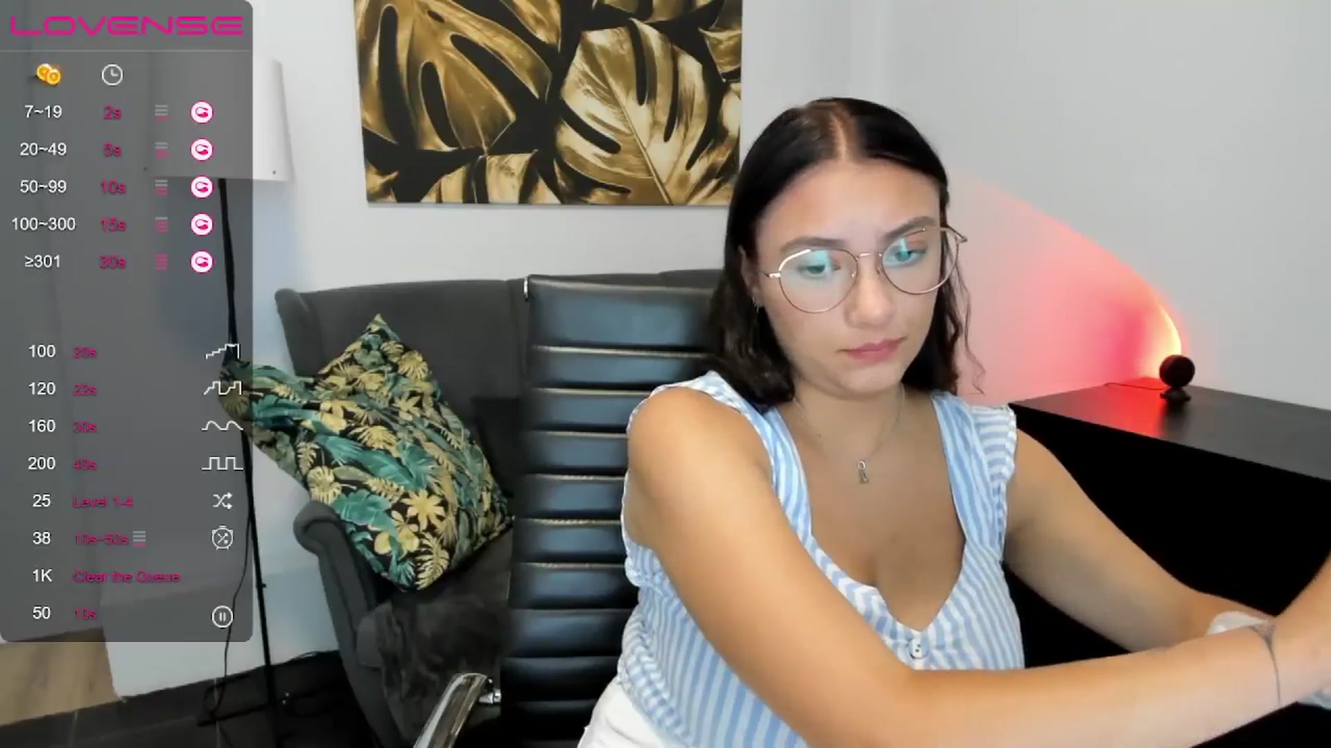 Gallery image thumbnail from SunfLowerr's myfreecams stream on, 08/21/2024, 15:23 image 20 of 20