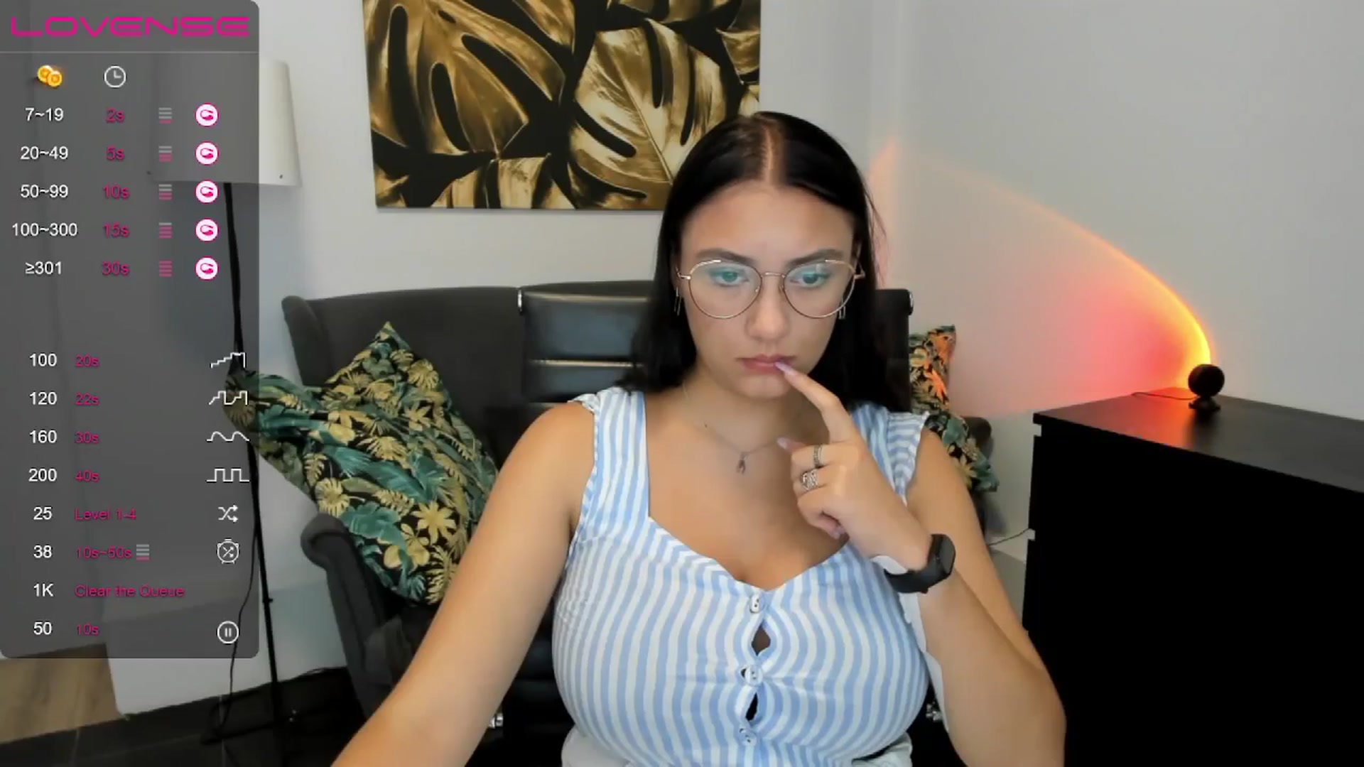 Gallery image thumbnail from SunfLowerr's myfreecams stream on, 08/21/2024, 15:23 image 19 of 20