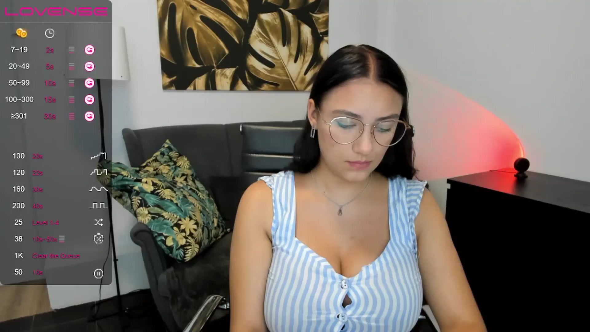 Gallery image thumbnail from SunfLowerr's myfreecams stream on, 08/21/2024, 15:23 image 16 of 20
