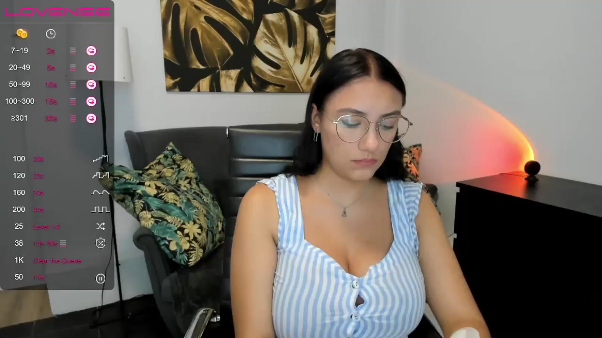 Gallery image thumbnail from SunfLowerr's myfreecams stream on, 08/21/2024, 15:23 image 17 of 20