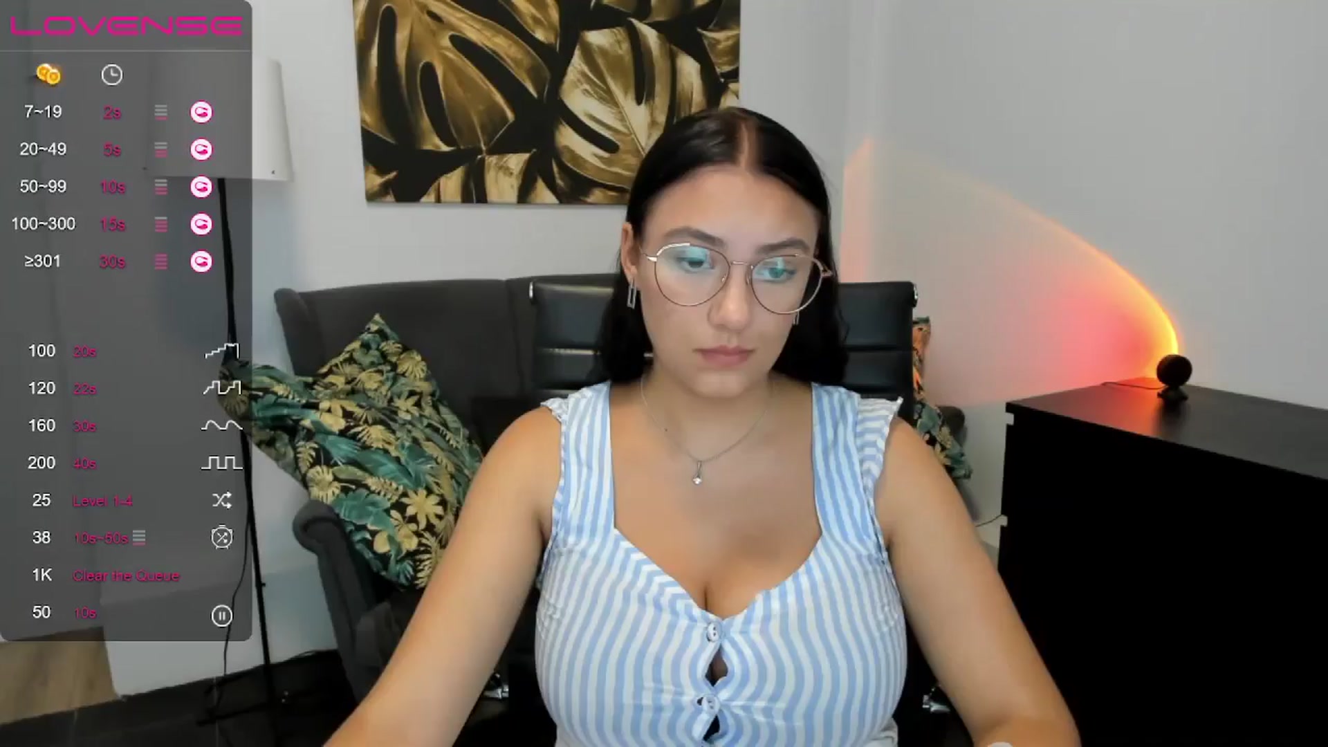 Gallery image thumbnail from SunfLowerr's myfreecams stream on, 08/21/2024, 15:23 image 13 of 20
