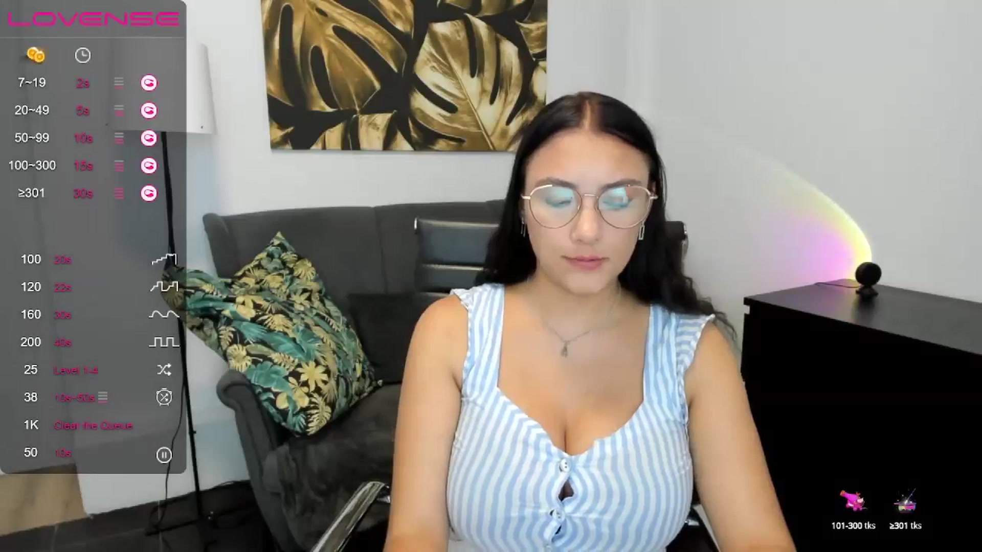 Gallery image thumbnail from SunfLowerr's myfreecams stream on, 08/21/2024, 15:23 image 5 of 20