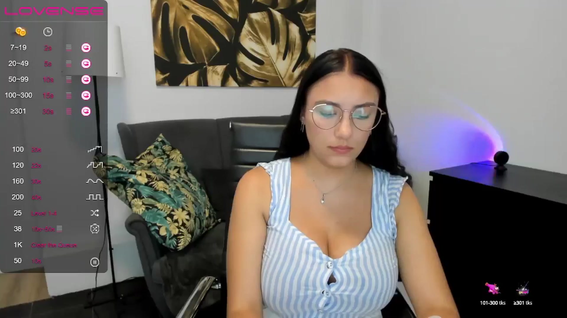 Gallery image thumbnail from SunfLowerr's myfreecams stream on, 08/21/2024, 15:23 image 4 of 20