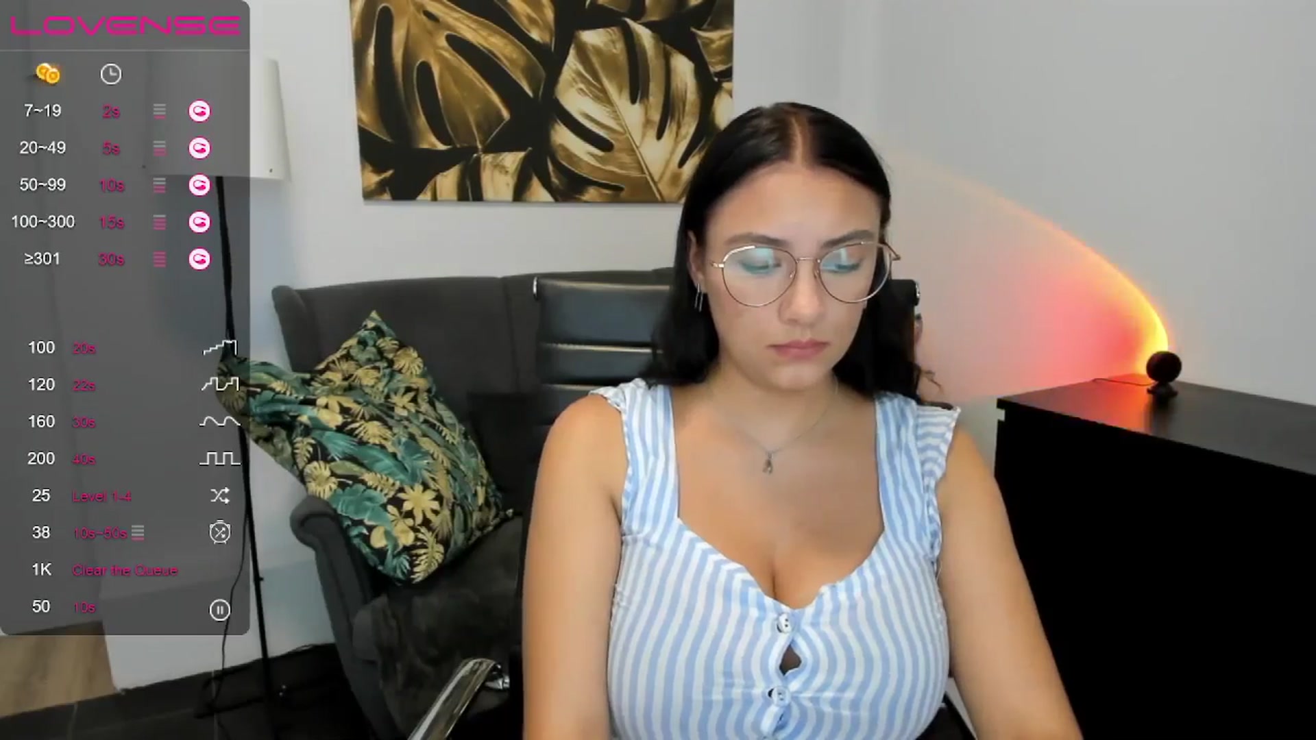 Gallery image thumbnail from SunfLowerr's myfreecams stream on, 08/21/2024, 15:23 image 18 of 20
