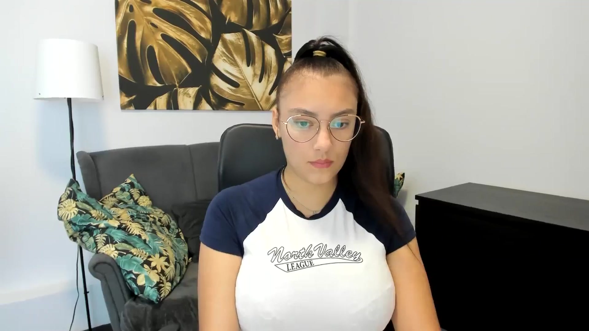 Gallery image thumbnail from SunfLowerr's myfreecams stream on, 08/31/2024, 14:01 image 5 of 20