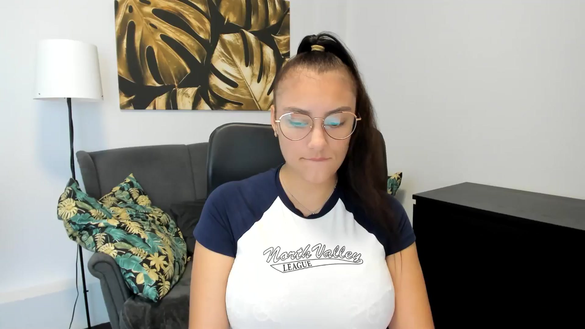 Gallery image thumbnail from SunfLowerr's myfreecams stream on, 08/31/2024, 14:01 image 18 of 20