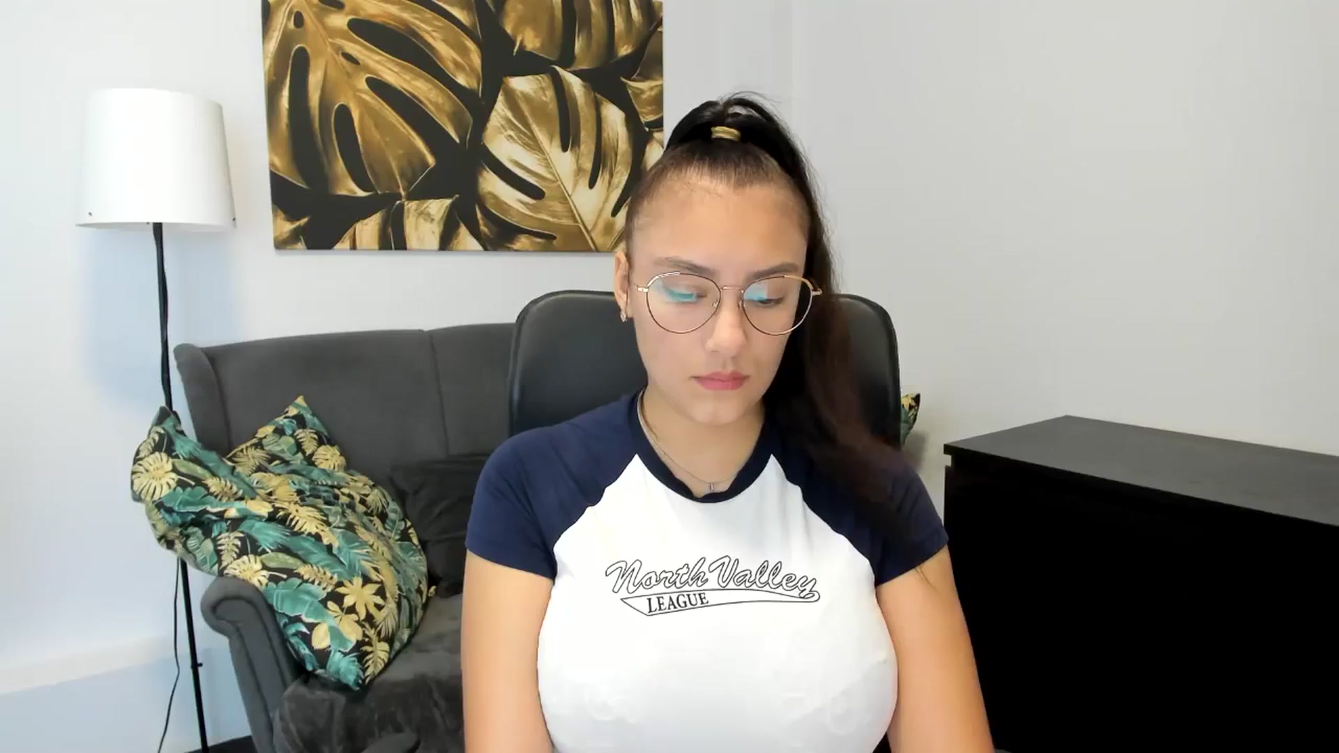 Gallery image thumbnail from SunfLowerr's myfreecams stream on, 08/31/2024, 14:01 image 4 of 20