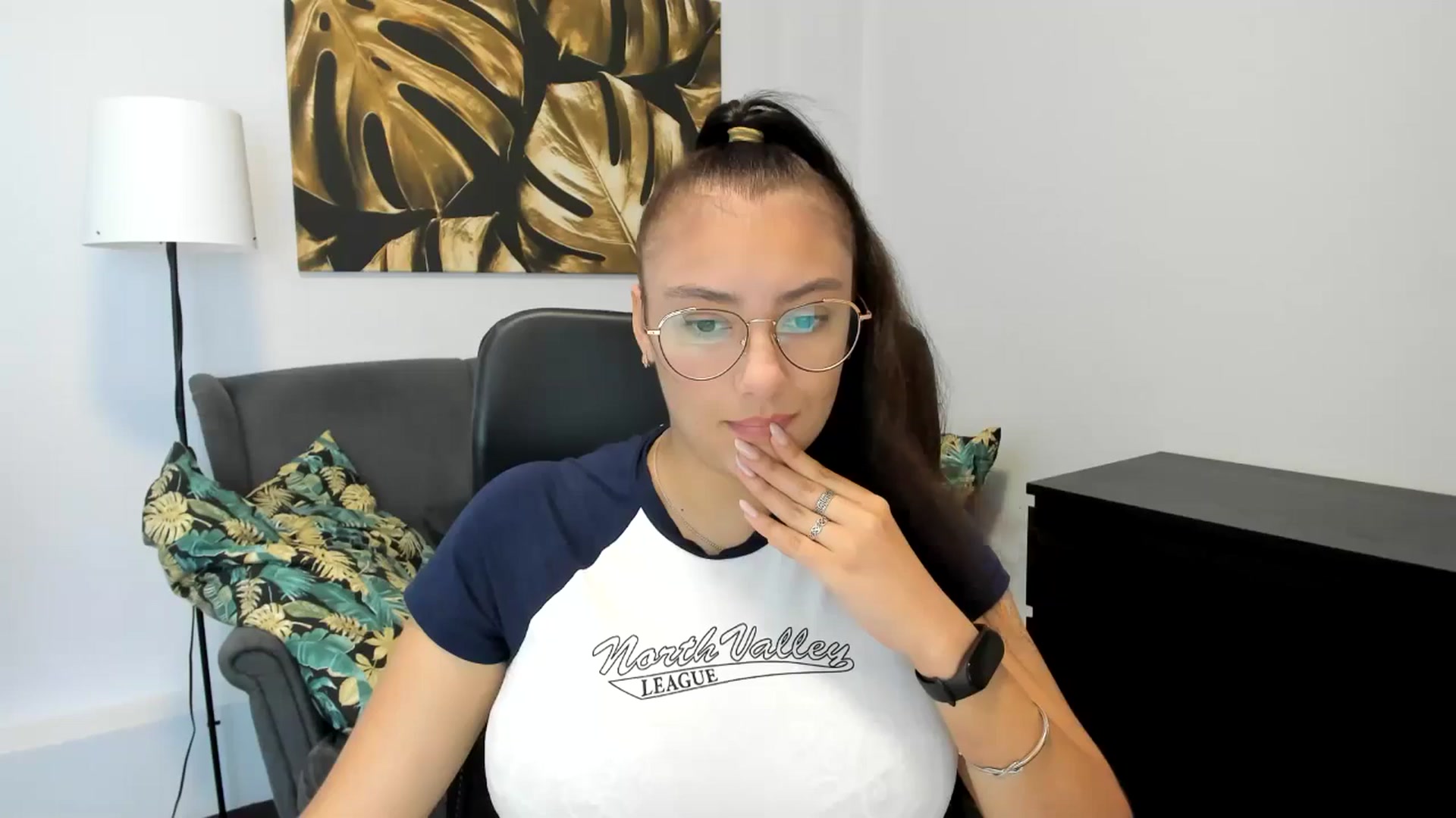 Gallery image thumbnail from SunfLowerr's myfreecams stream on, 08/31/2024, 14:01 image 16 of 20