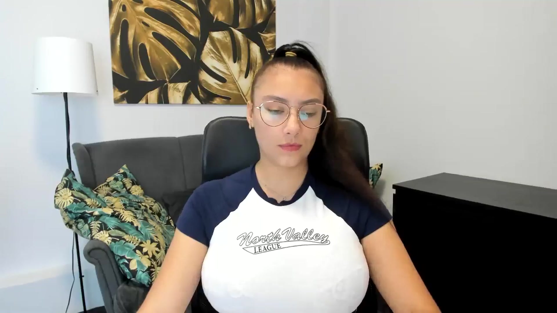 Gallery image thumbnail from SunfLowerr's myfreecams stream on, 08/31/2024, 14:01 image 13 of 20