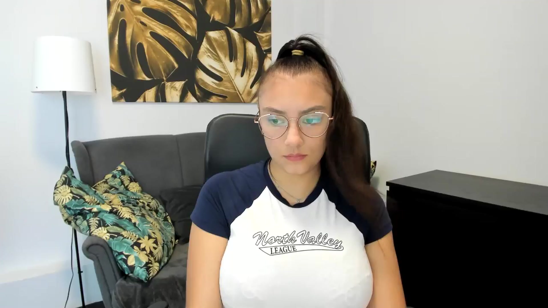 Gallery image thumbnail from SunfLowerr's myfreecams stream on, 08/31/2024, 14:01 image 8 of 20