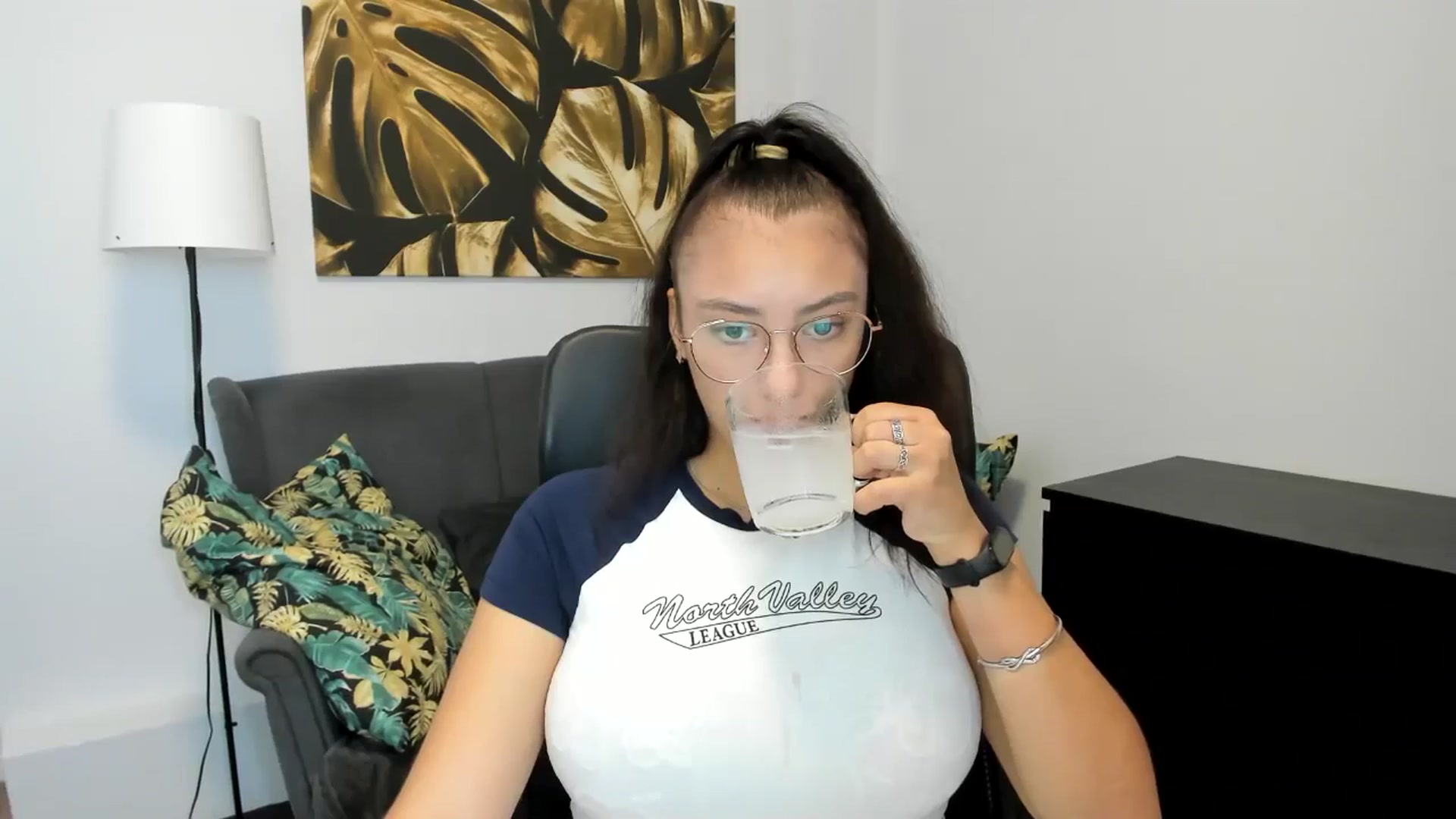 Gallery image thumbnail from SunfLowerr's myfreecams stream on, 08/31/2024, 14:58 image 6 of 20