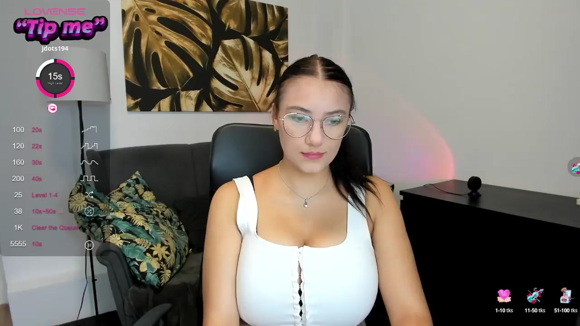 Gallery image thumbnail from SunfLowerr's myfreecams stream on, 09/01/2024, 12:30 image 13 of 20