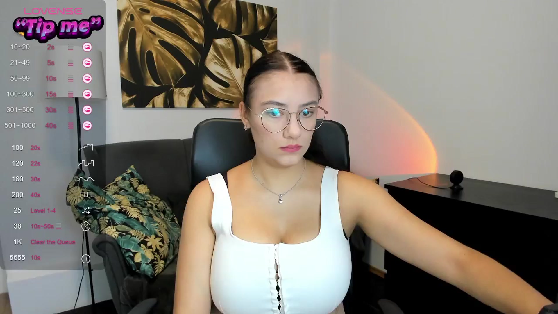 Gallery image thumbnail from SunfLowerr's myfreecams stream on, 09/01/2024, 12:30 image 7 of 20