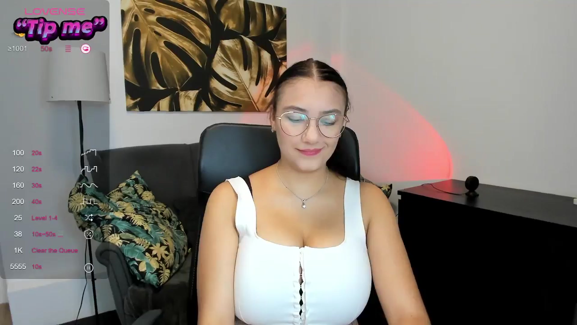 Gallery image thumbnail from SunfLowerr's myfreecams stream on, 09/01/2024, 12:30 image 8 of 20