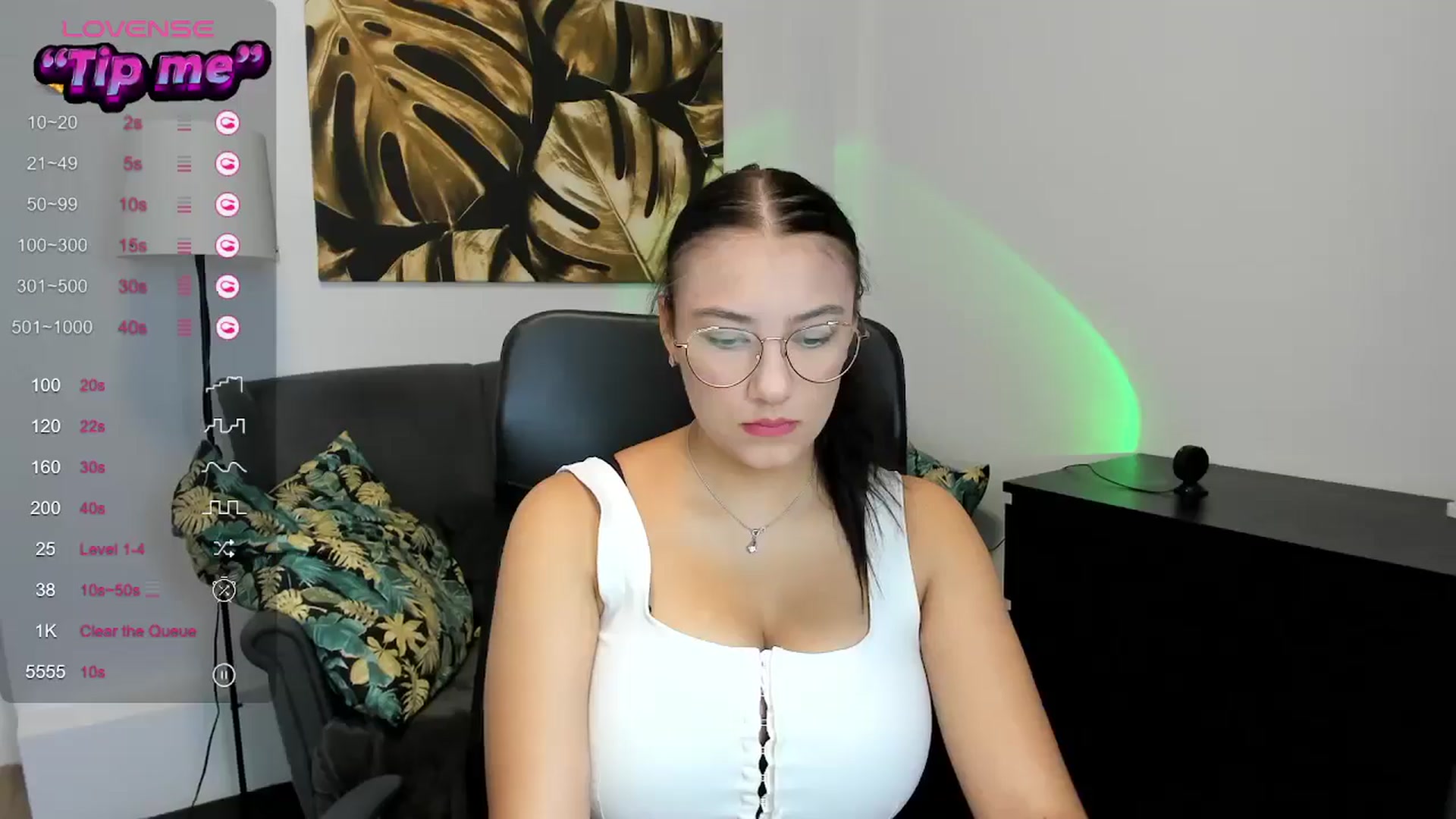 Gallery image thumbnail from SunfLowerr's myfreecams stream on, 09/01/2024, 12:30 image 2 of 20