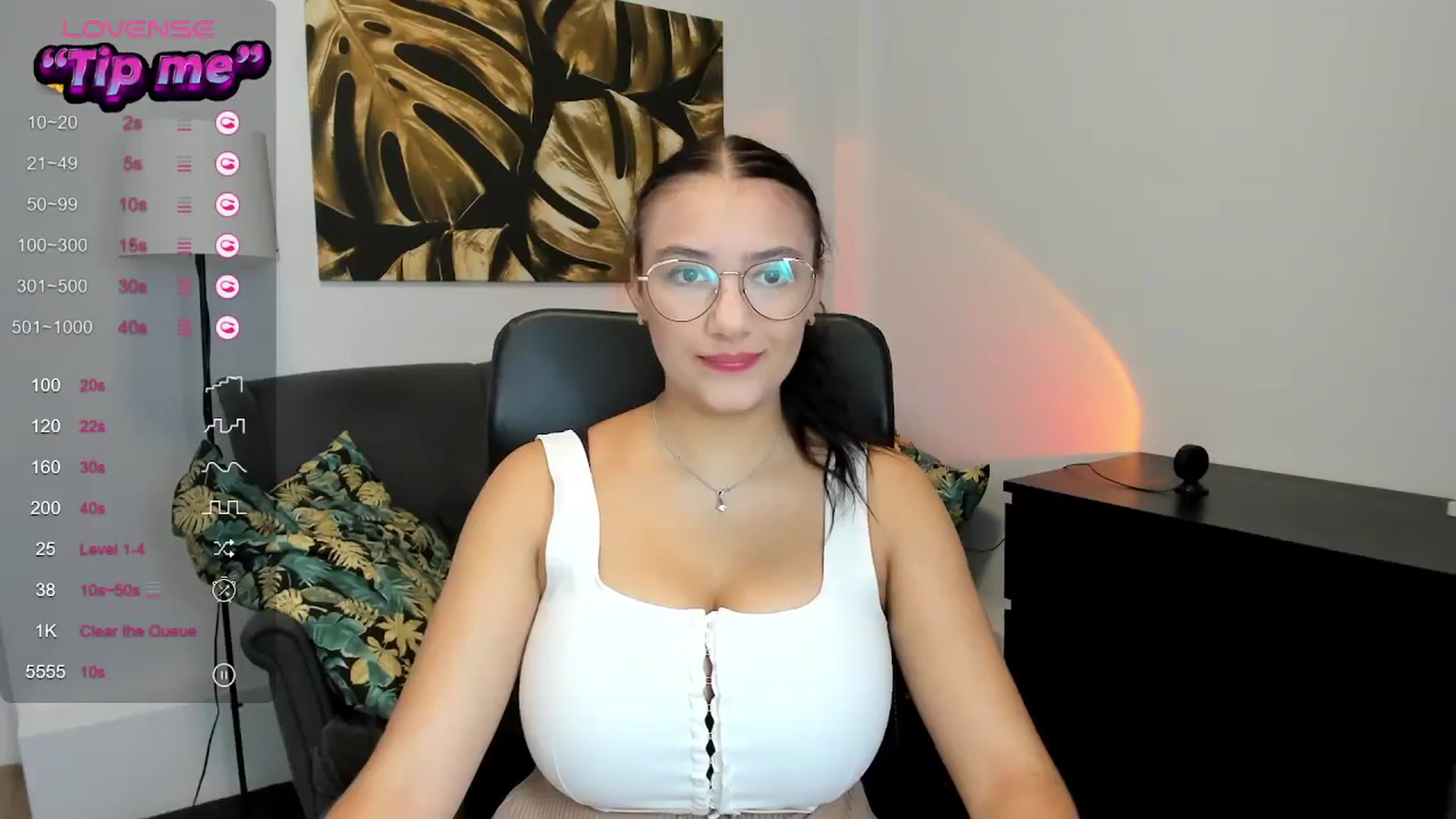 Gallery image thumbnail from SunfLowerr's myfreecams stream on, 09/01/2024, 12:30 image 4 of 20
