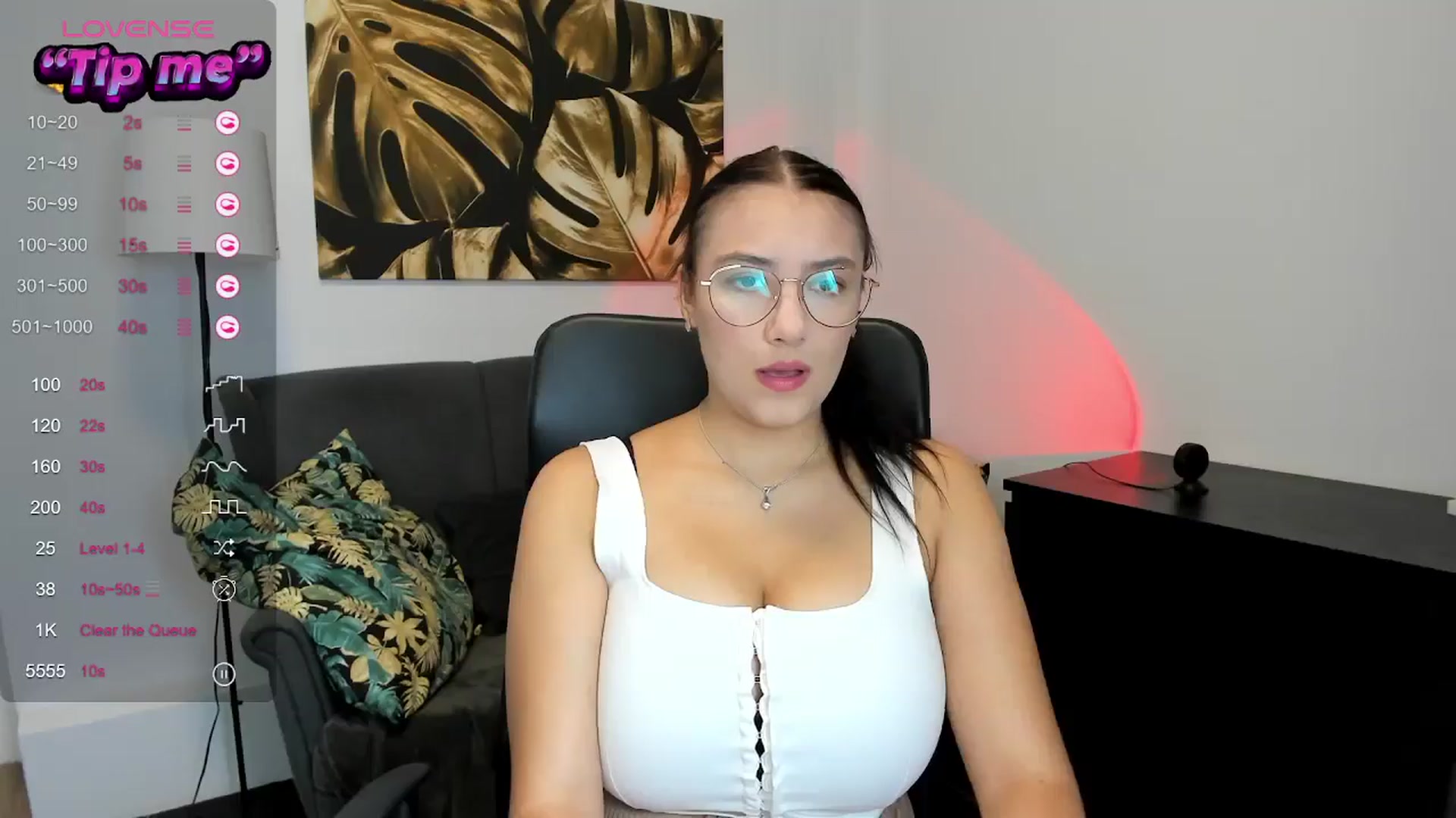 Gallery image thumbnail from SunfLowerr's myfreecams stream on, 09/01/2024, 12:30 image 14 of 20